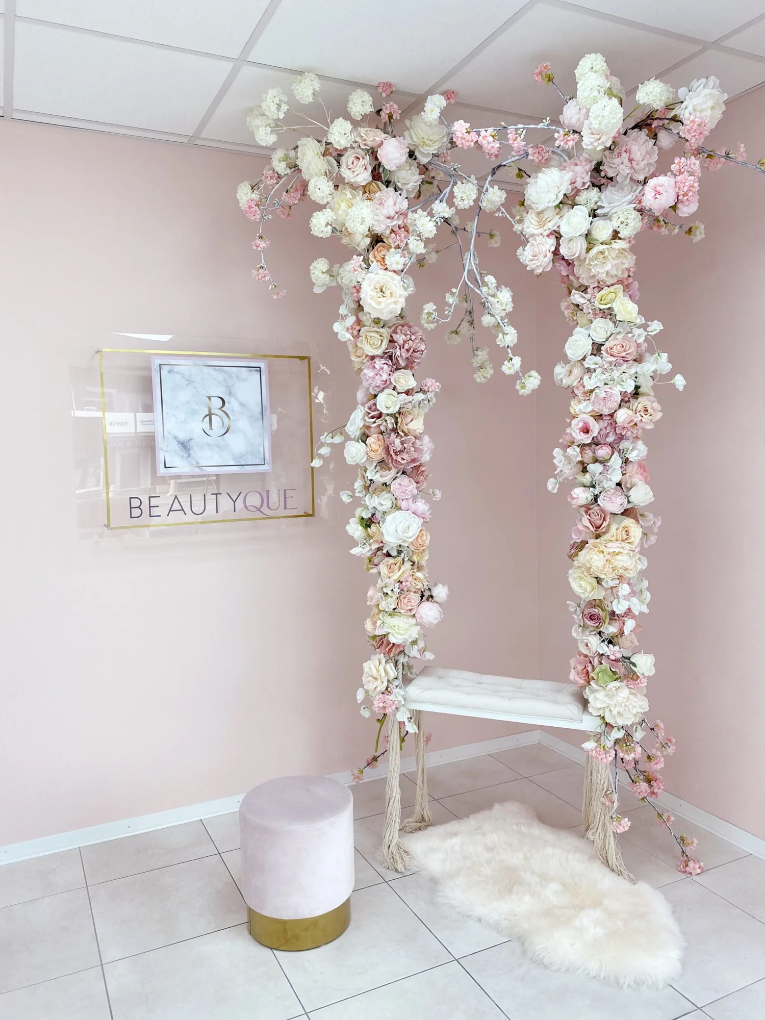 Blumenbogen im Studio von Beautyque in Wil